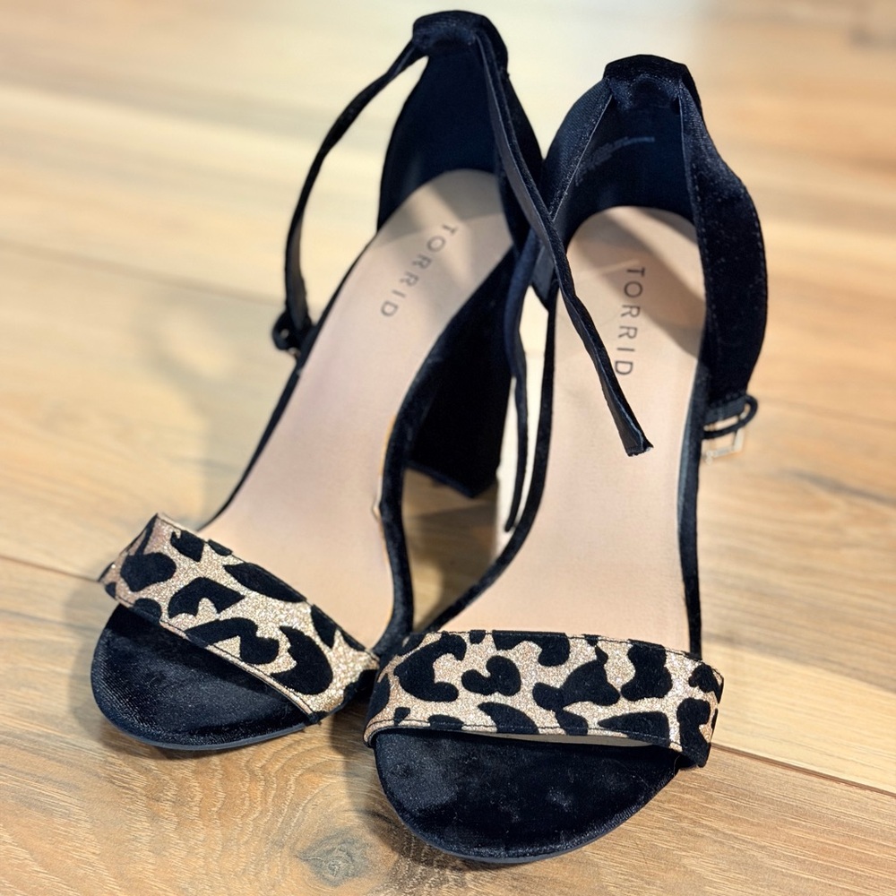 Torrid Black Velvet and Glitter Cheetah Print Women's Heels